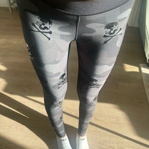 Soulcycle ultracore camo skull leggings S